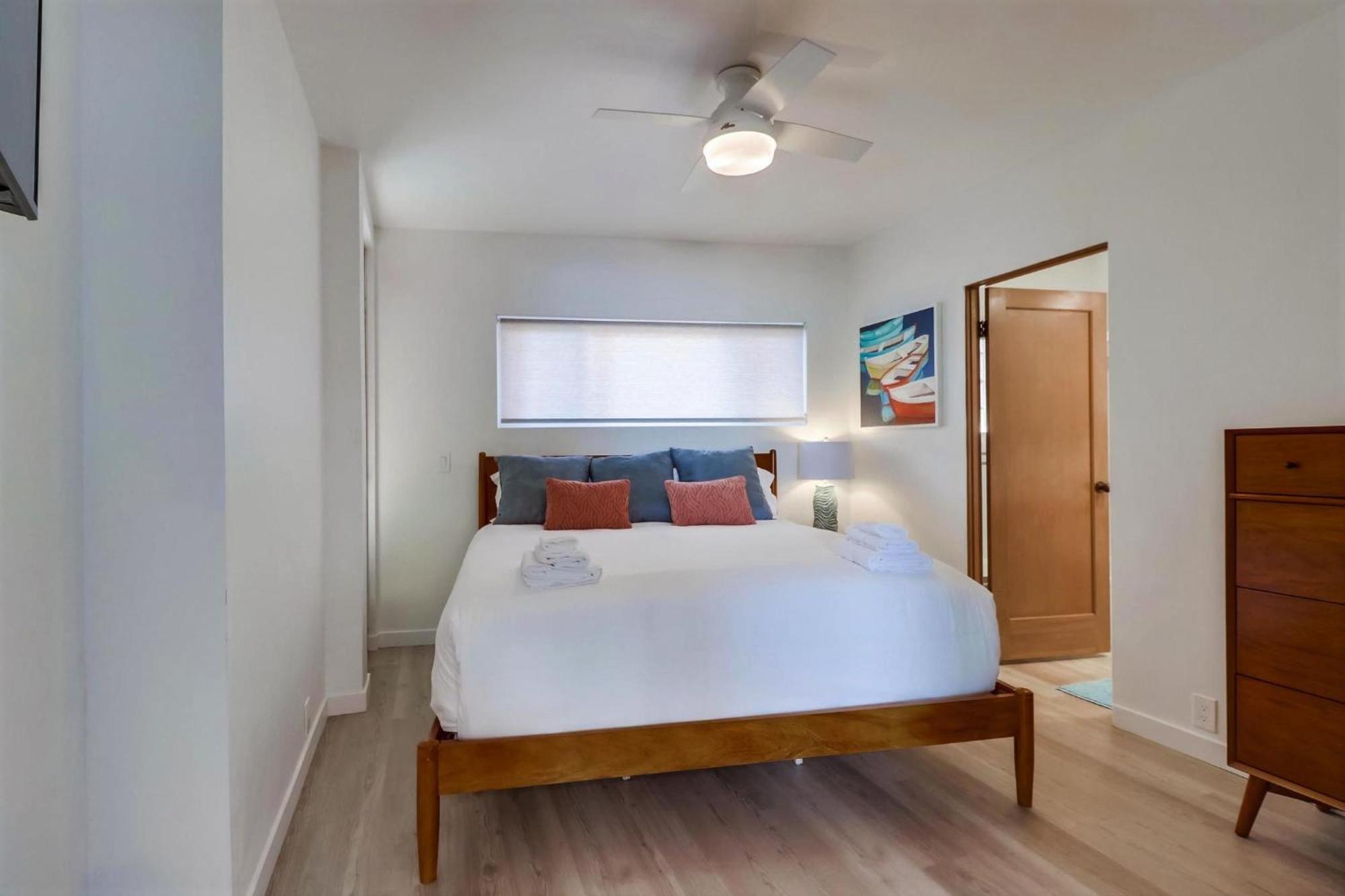 B5328 Bayside Bliss Apartment